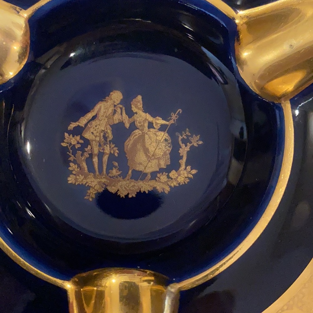LIMOGES NAVY AND GOLD ASHTRAY FRENCH - Picture 3 of 10
